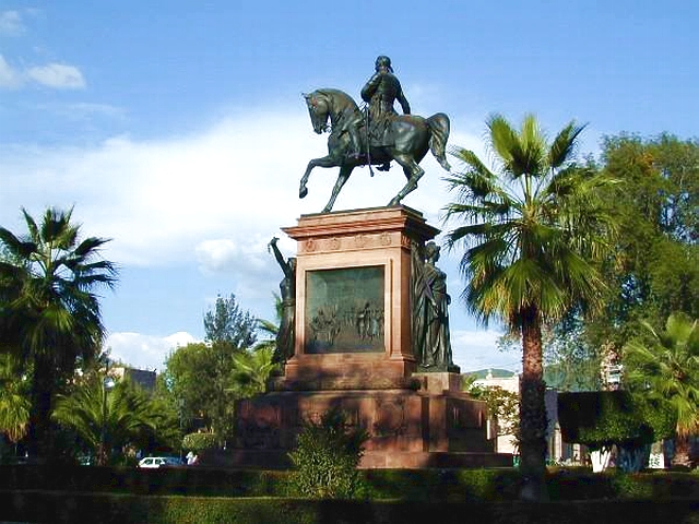 07 Monumento a Morelos 01