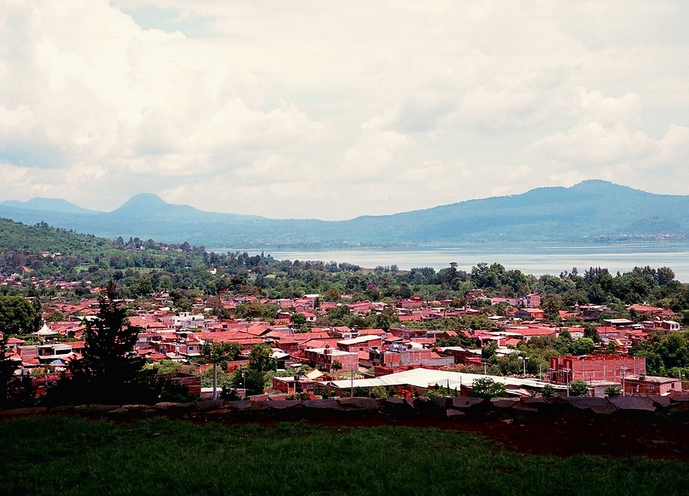 09 Tzintzuntzan, Mich., Vista del Lago 01